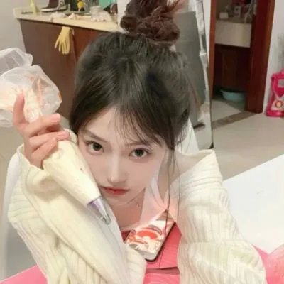 她比烟花寂寞